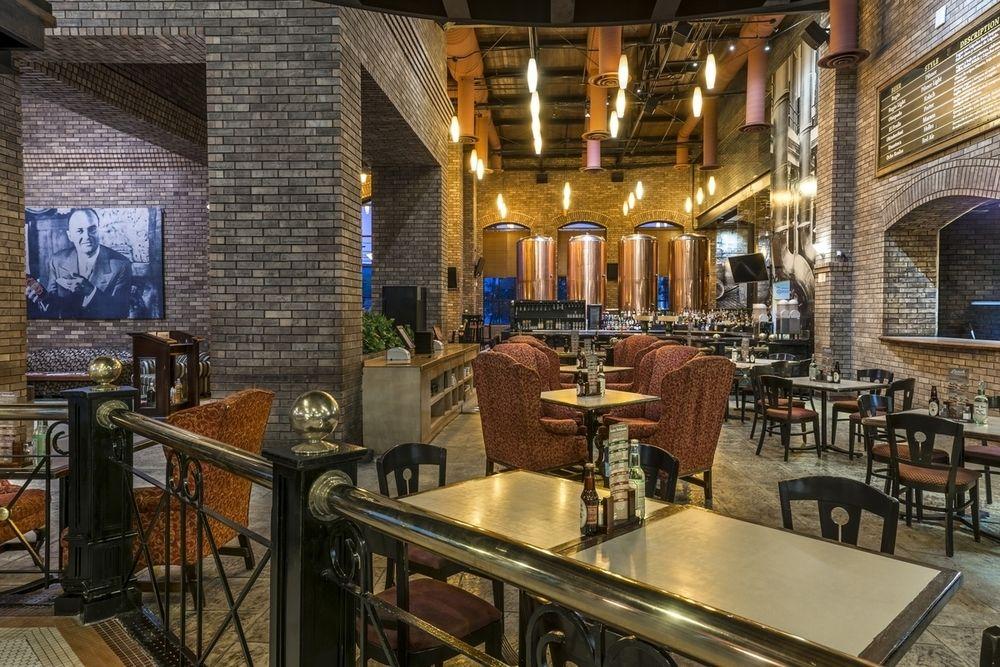 フォー ポインツ バイ シェラトン ギャレリア モンテレイ モンテレー エクステリア 写真 The interior of the brewery