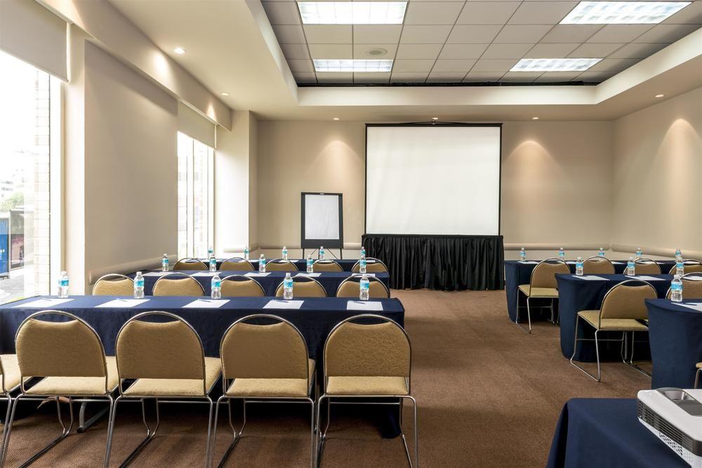 フォー ポインツ バイ シェラトン ギャレリア モンテレイ モンテレー エクステリア 写真 Meeting room