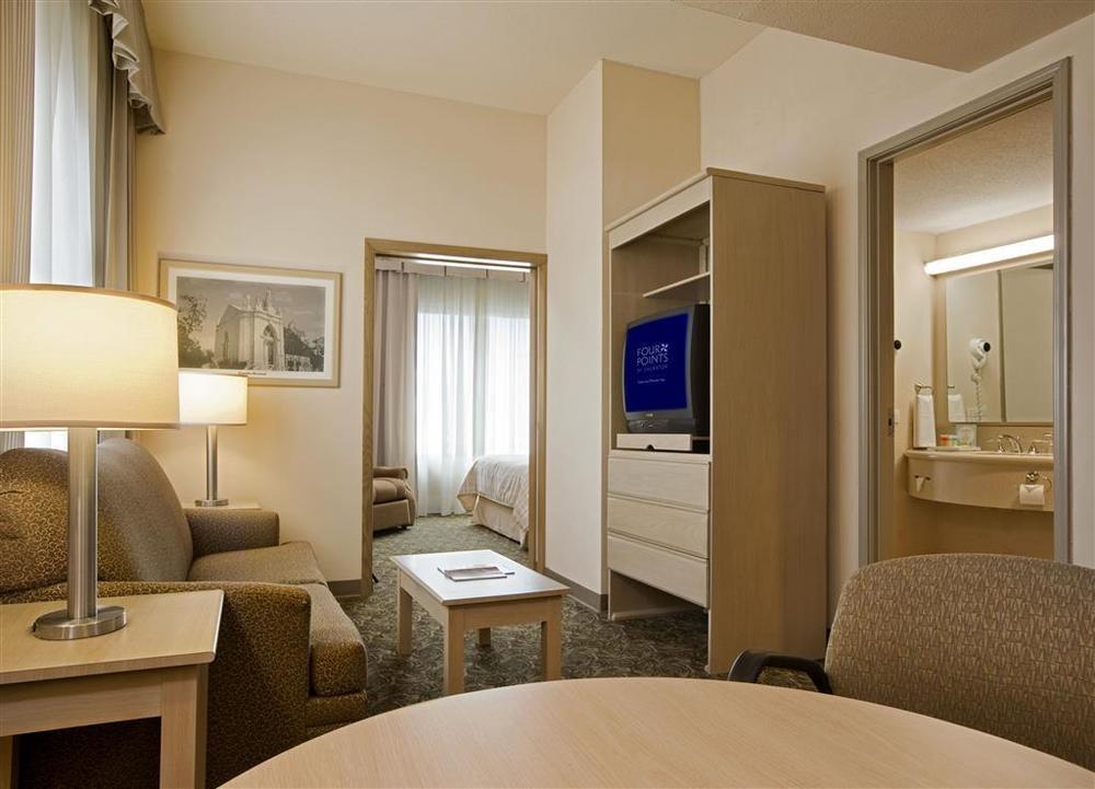 フォー ポインツ バイ シェラトン ギャレリア モンテレイ モンテレー エクステリア 写真 A typical suite at the Hilton Prague