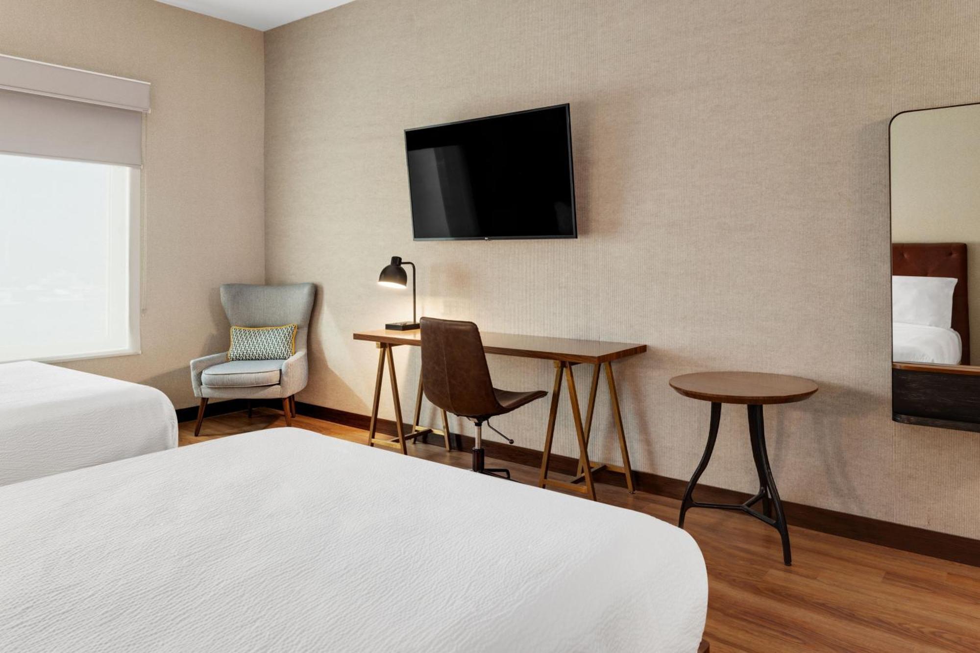 フォー ポインツ バイ シェラトン ギャレリア モンテレイ モンテレー エクステリア 写真 A room at the Hotel Zags