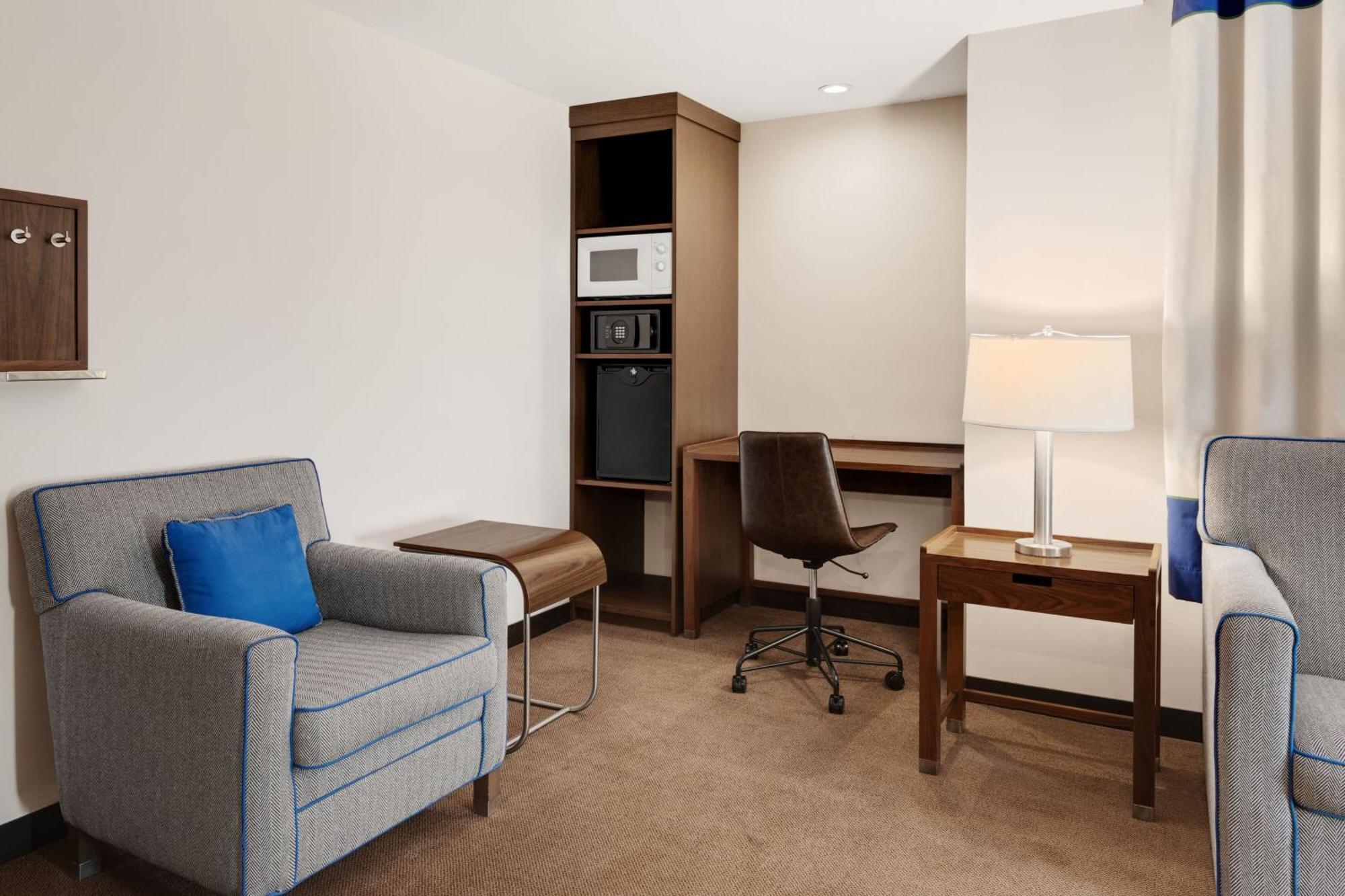 フォー ポインツ バイ シェラトン ギャレリア モンテレイ モンテレー エクステリア 写真 Living area